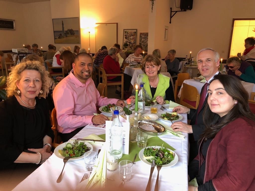 Roy Wesenhagen at the Main Lieblingsteller dinner at Wiesenhüttenstift Frankfurt with Ute Bychowski, Stadträtin Daniela Birkenfeld, Frédéric Lauscher and Meltem Baskaya