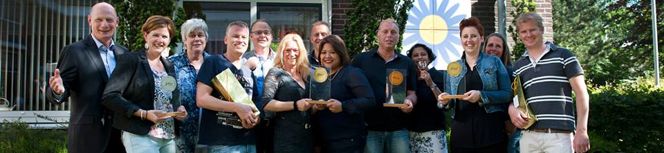 Gouden Bordjes winnaars groepsfoto buiten